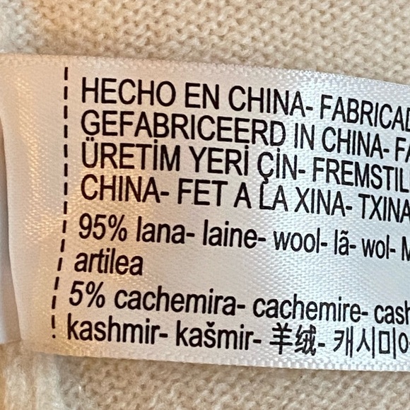 NWT. Massimo Dutti Cream Wool/Cashmere Blend Sweater with High Neck. Size S. - Picture 10 of 12